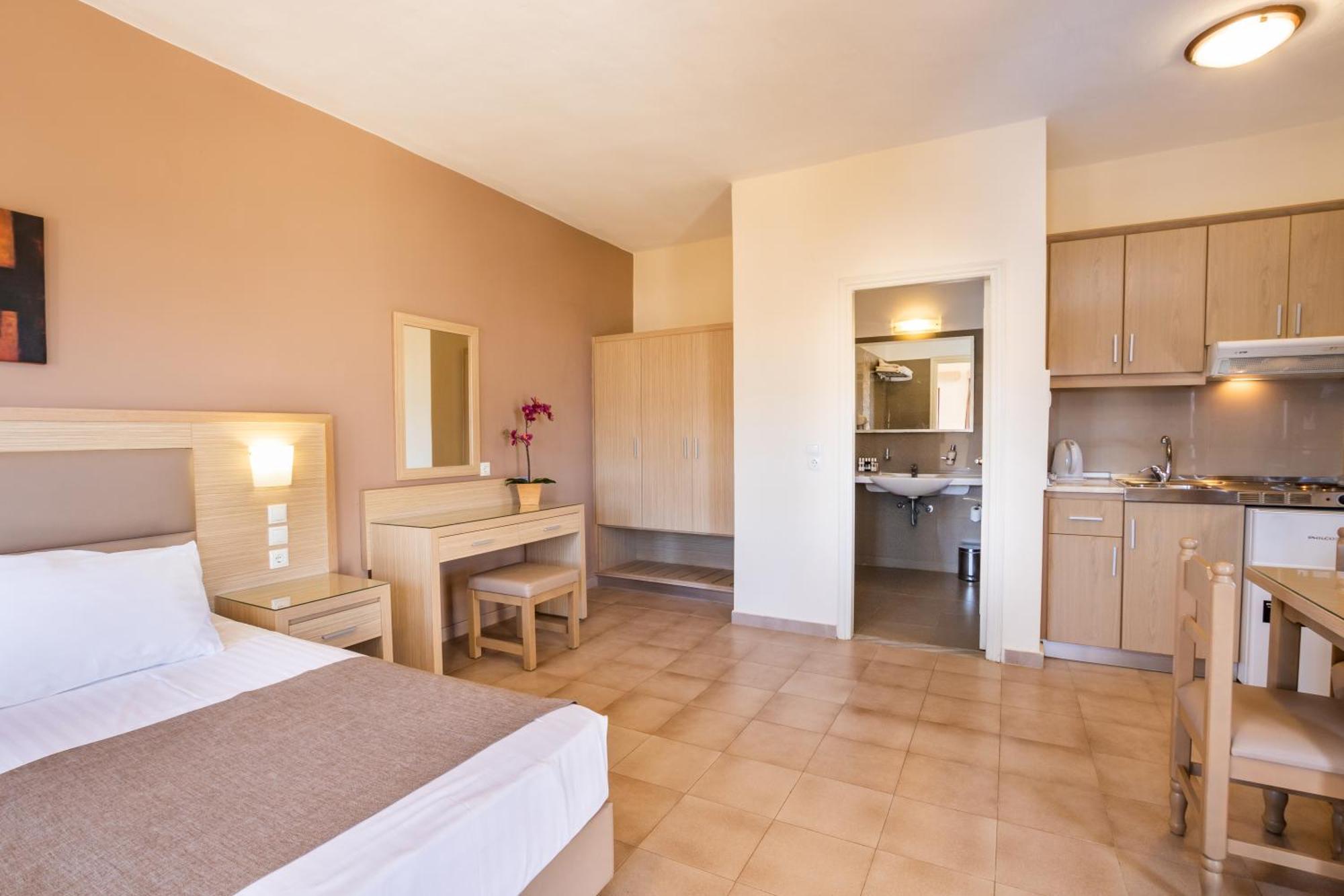 Aphrodite Luxury Studios & Apartments Karpathos Extérieur photo